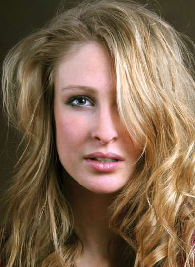 Laura (J)